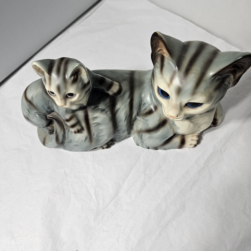 Vintage MCM Gray Ceramic Momma Cat & Kitten Baby Figurine Statue - Picture 3 of 12